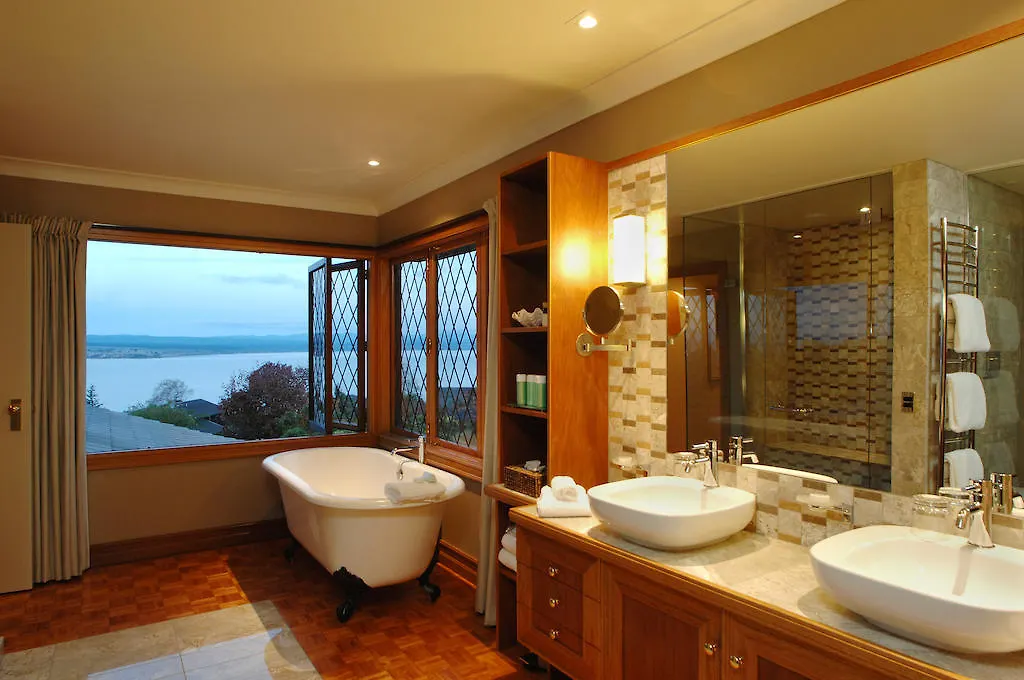 Lake Taupo Lodge New Zealand
